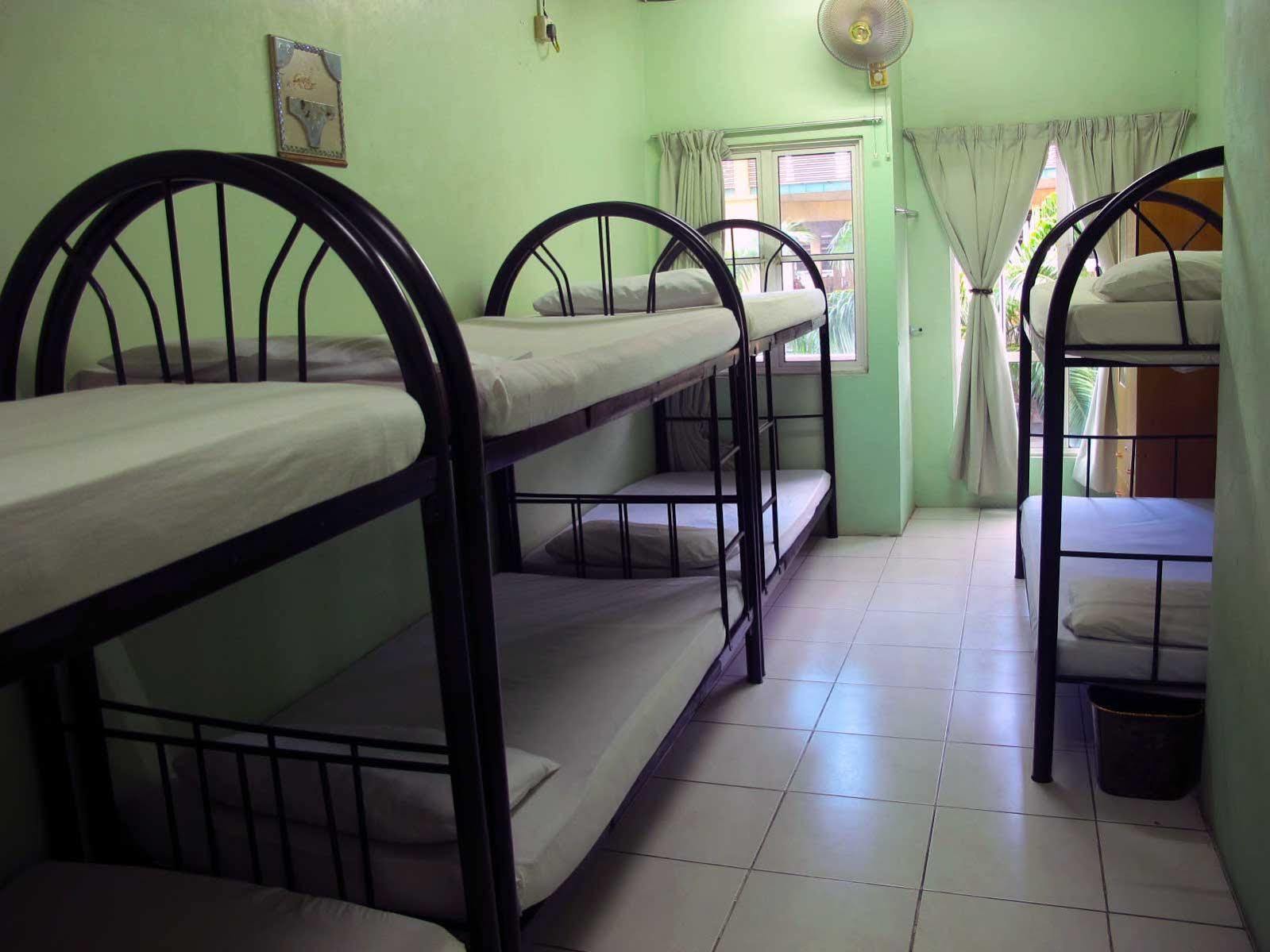 The Happy House Hostel Phnom Penh Exterior photo