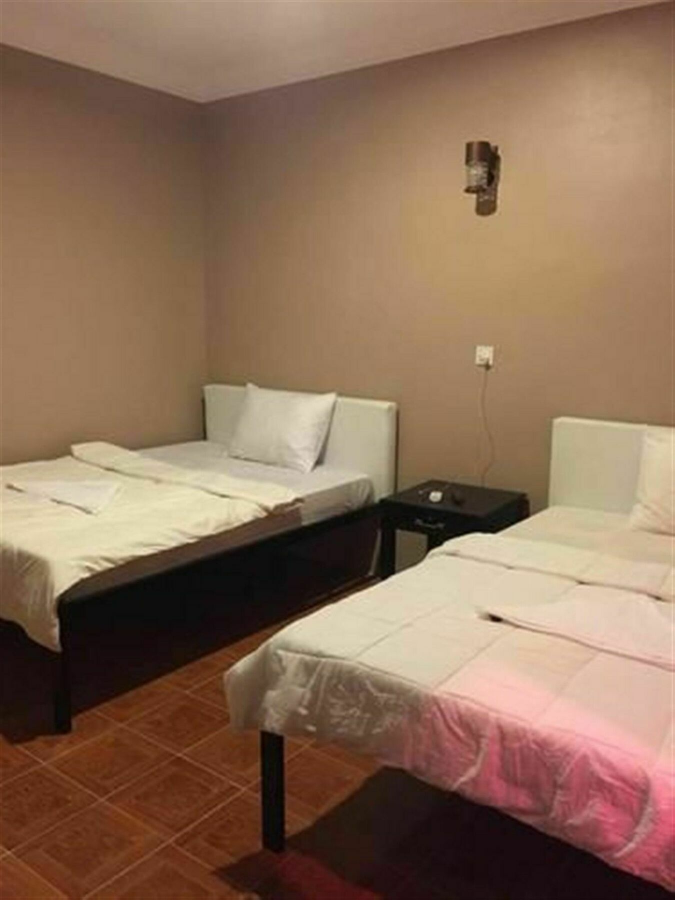 The Happy House Hostel Phnom Penh Exterior photo